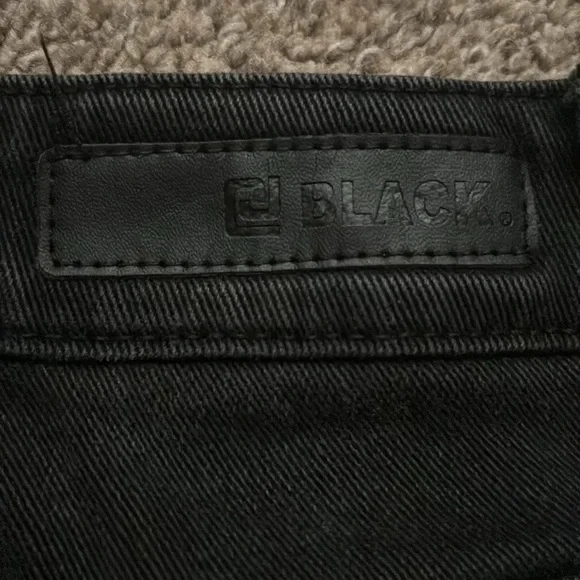 NWOT Men's black ripped skinny jeans. Waist size 30/30. - Picture 5 of 6